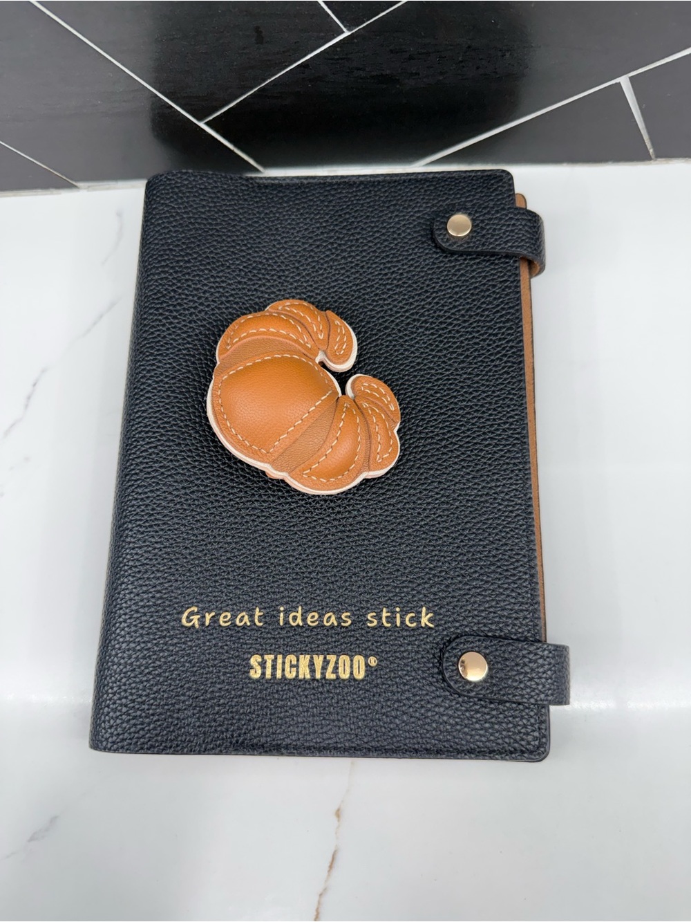 Stickyzoo full leather planner with insert brand new condition.